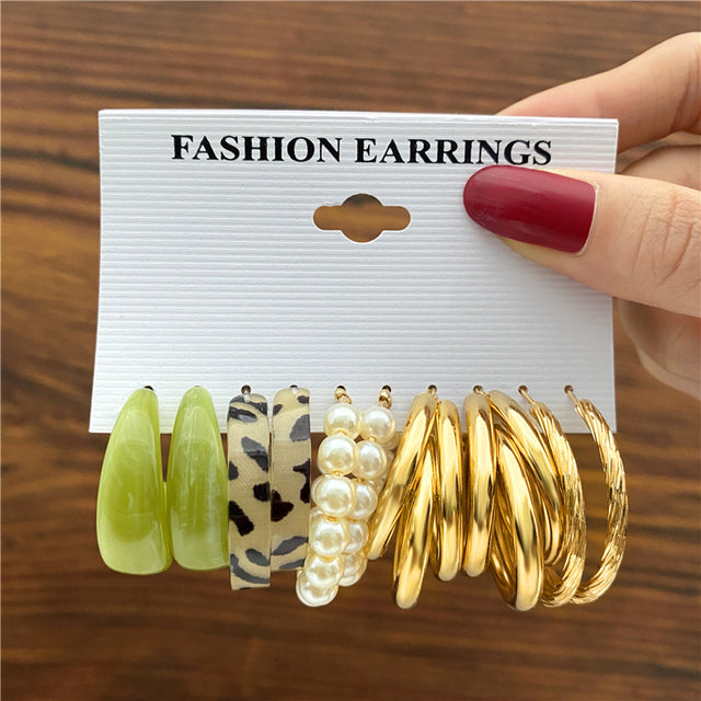 Trendy Exquisite Pearl Metal Earrings